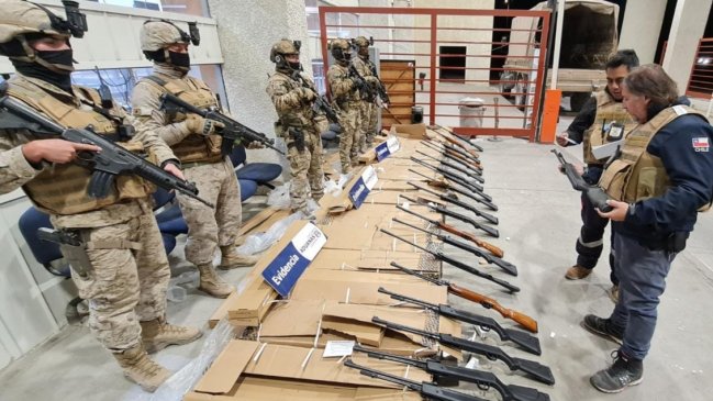  Aduanas y personal del Ejército incautaron más de 130 rifles en Colchane  