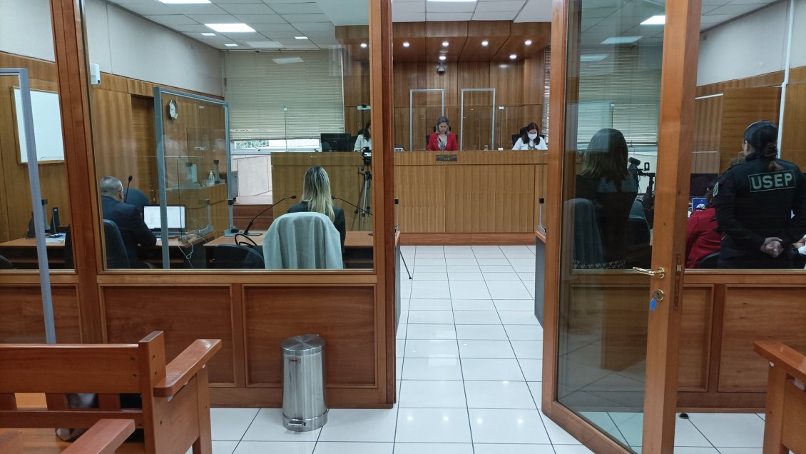 Justicia condenó a una mujer por el crimen de su padre: Urdió el plan y se ayudó de su pareja