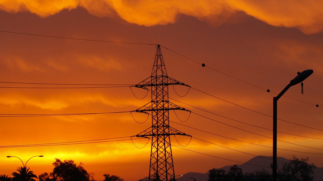 Gobernador pide al ministro de Energía un plan especial para Ñuble