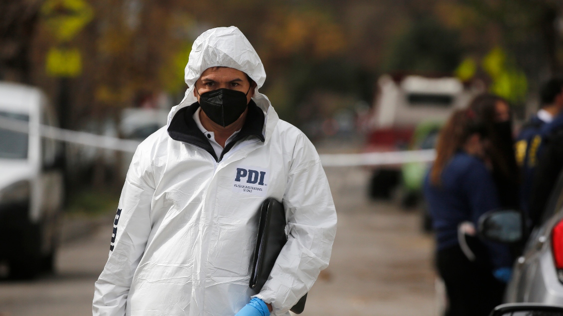Hombre fue asesinado en su vehículo en Estación Central