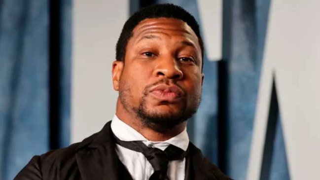 Jonathan Majors enfrentará varios cargos por agresión y acoso