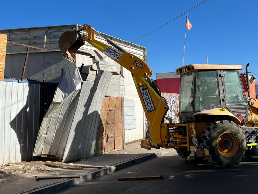 Fotos] ¿Se hará tendencia? Calama inició demolición de 