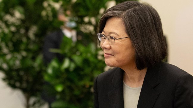 China advierte con represalias si presidenta de Taiwán se reúne con autoridades de EEUU