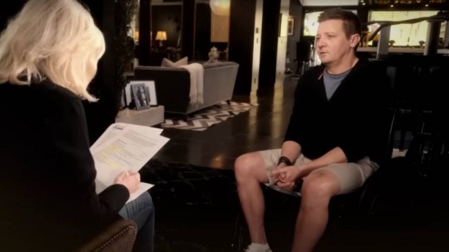 Jeremy Renner aparece en pantalla por primera vez desde el accidente