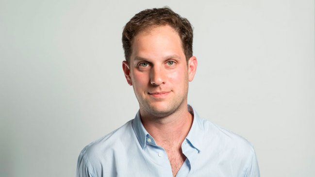 Rusia detuvo a periodista de Wall Street Journal: Lo acusa de espionaje y arriesga 20 años de cárcel