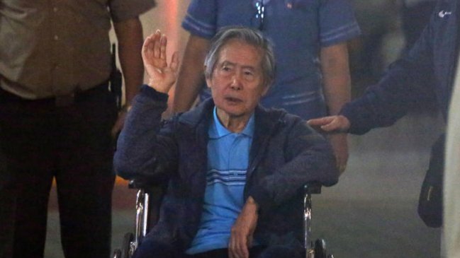  Fujimori reaparece con una cánula de oxígeno en audiencia judicial  