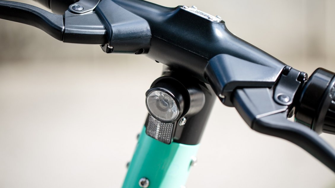 París vota si prohibirá los scooter eléctricos de arriendo