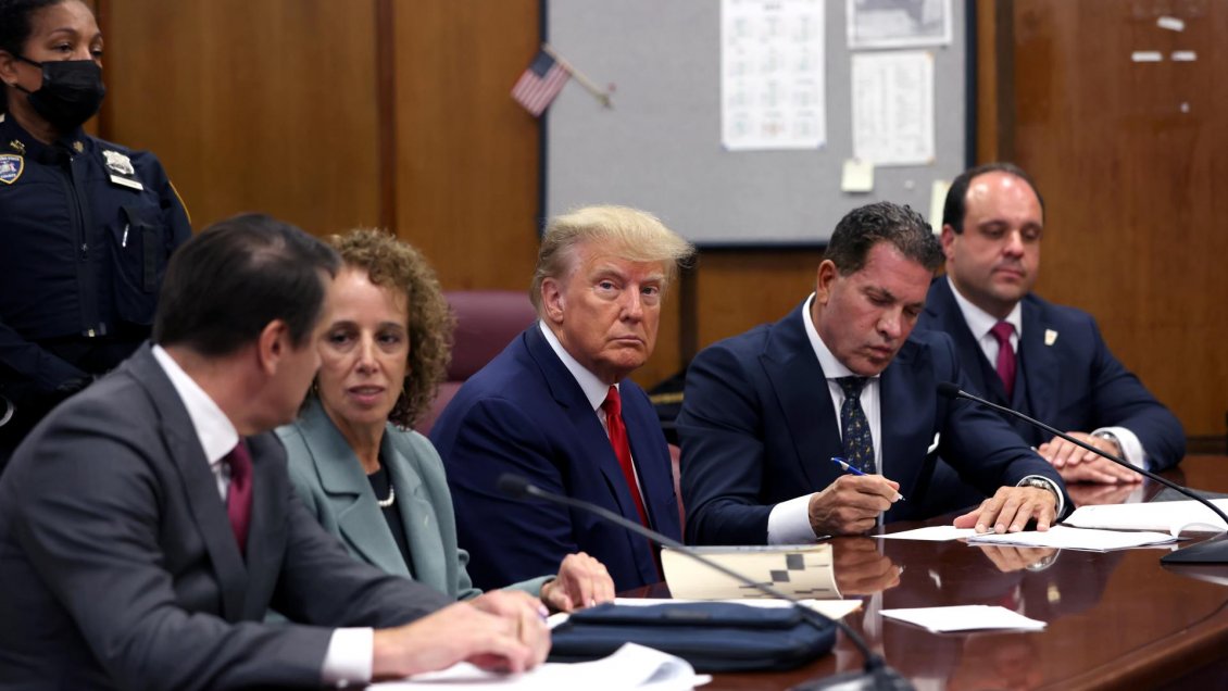 Fiscal: Trump orquestó trama ilegal para lograr el silencio de una estrella porno, una modelo y un portero