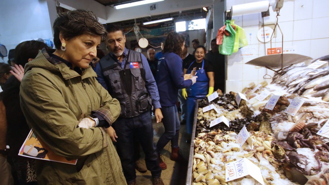 Minsal llegó hasta el Terminal Pesquero Metropolitano para fiscalizar condiciones de venta