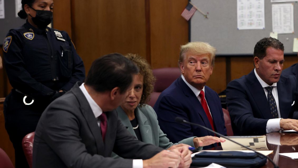 Trump pide que se desfinancie al FBI y al Departamento de Justicia