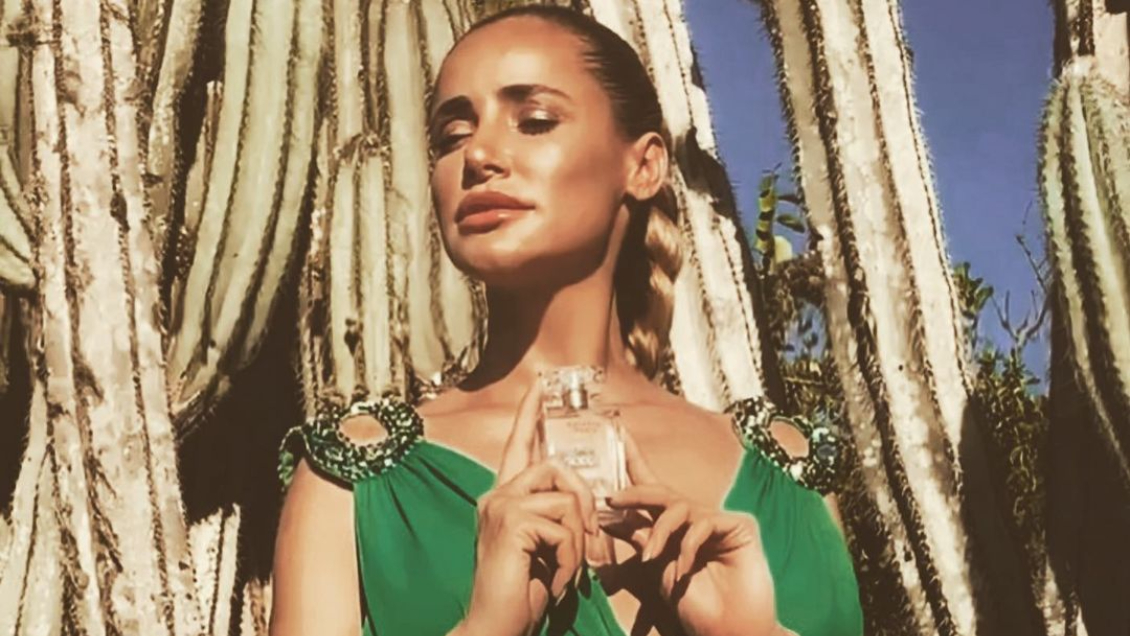 Mujer vende su sudor como perfume porque asegura que es 