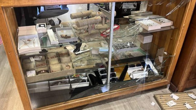 Investigan robos a locales comerciales de Coyhaique durante el fin de semana largo