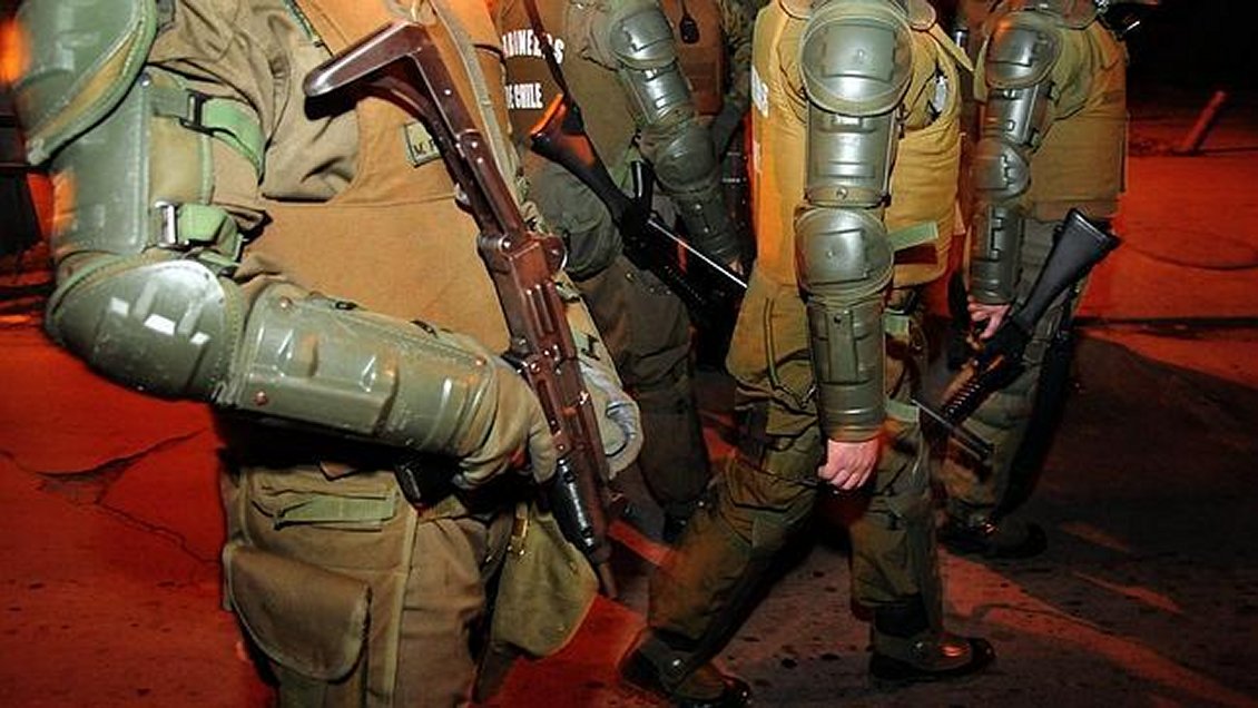 Presencia de carabineros con ametralladoras UZI generó preocupación en escuela especial