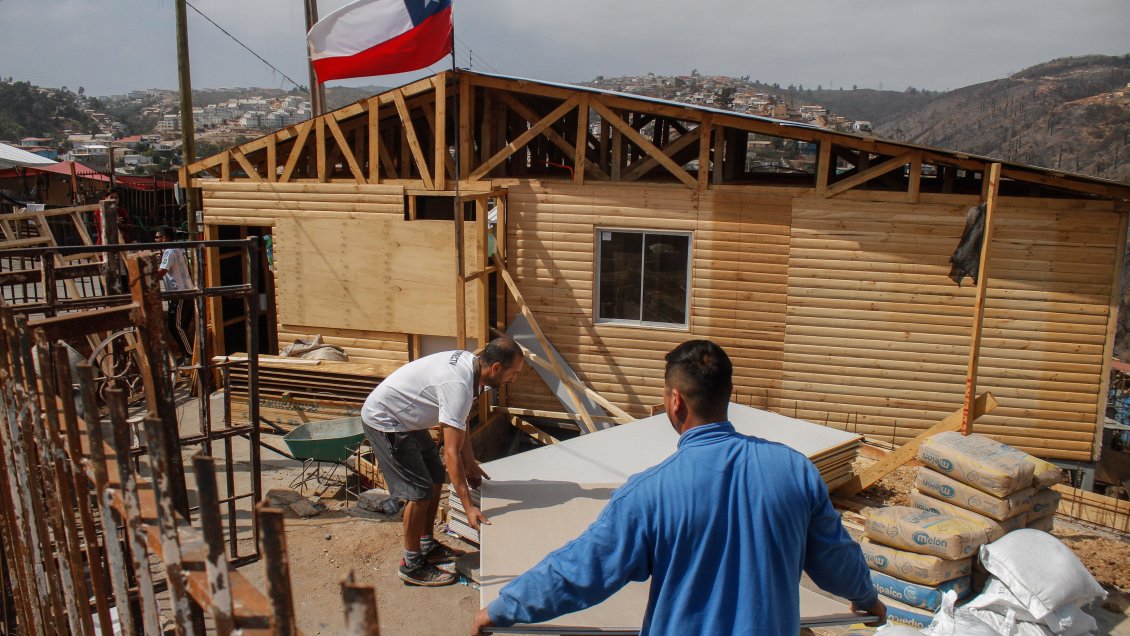 Gobierno criticó a Sodimac por reconstrucción tras megaincendio: Nos dijeron 