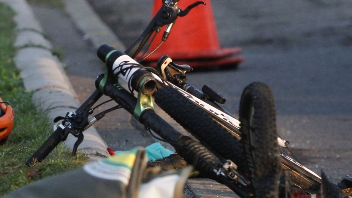 Ciclista murió atropellado por auto de seguridad ciudadana en Ñuñoa: era seguido por robo a autos