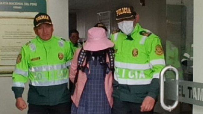 Hombre de 42 años se disfrazó de alumna para ingresar a baño de colegio de niñas en Perú