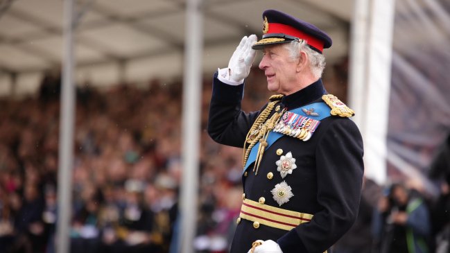 Líder republicano critica a la corona británica: 