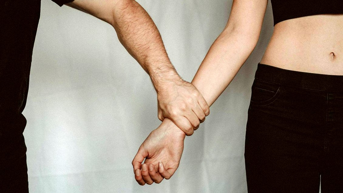 El 44% de las mujeres dice haber sido víctima de violencia intrafamiliar