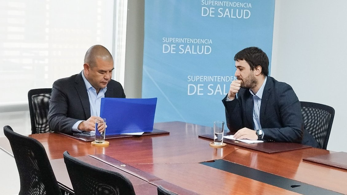 Abogado impulsa proyecto para indemnizar a víctimas de discriminación en las isapres