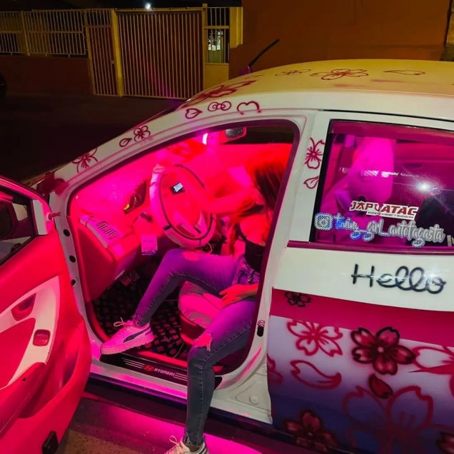 Fotos] Tuneó un auto rosado a lo Hello Kitty y causa furor: Me