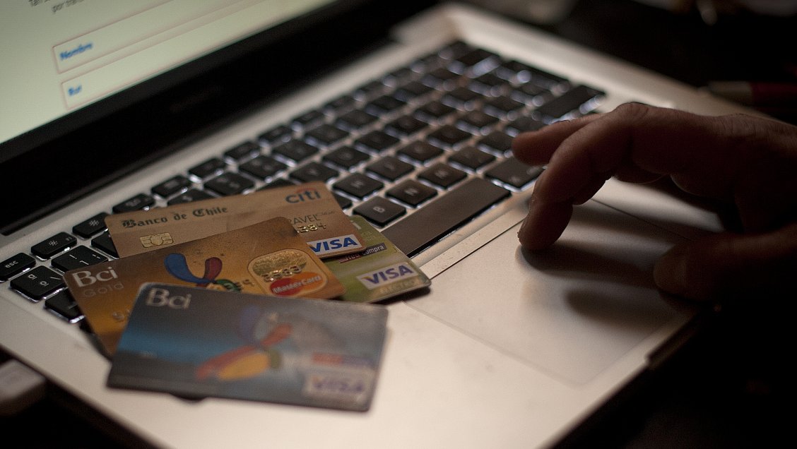 Sube monto para comprar en el extranjero por Internet sin pagar impuestos