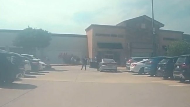 Al menos nueve muertos en tiroteo en un centro comercial de Texas