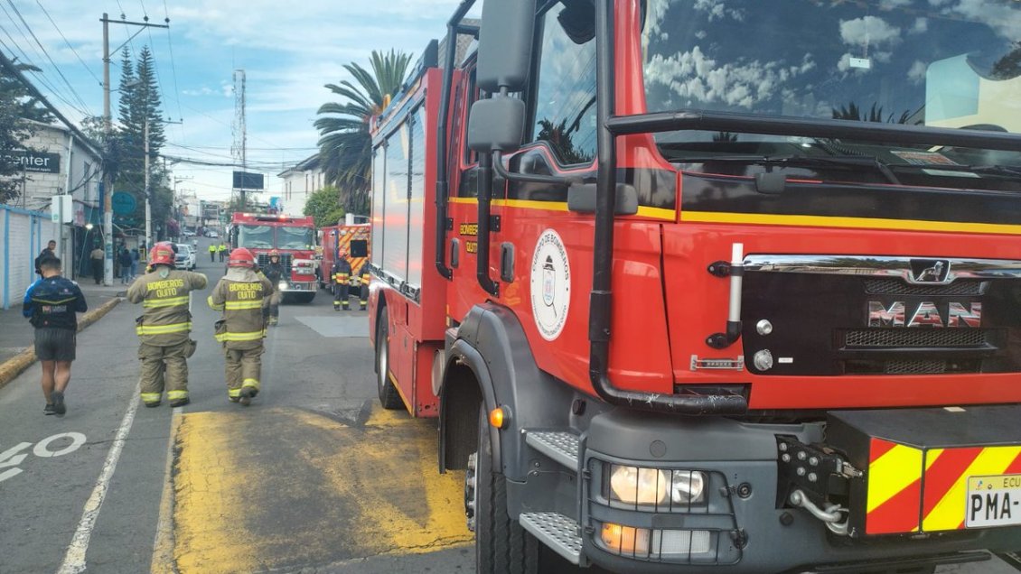 Dos fallecidos y un herido por vertido tóxico en centro comercial de Quito