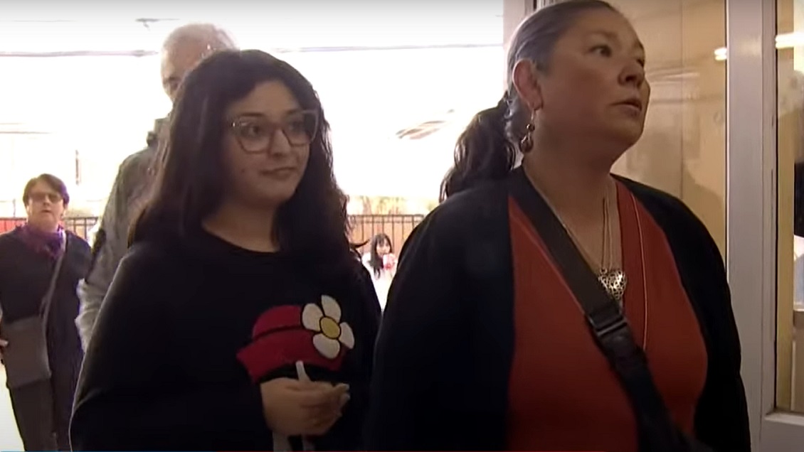 Mamá se quedó como vocal de mesa para evitar que designaran a su hija: 