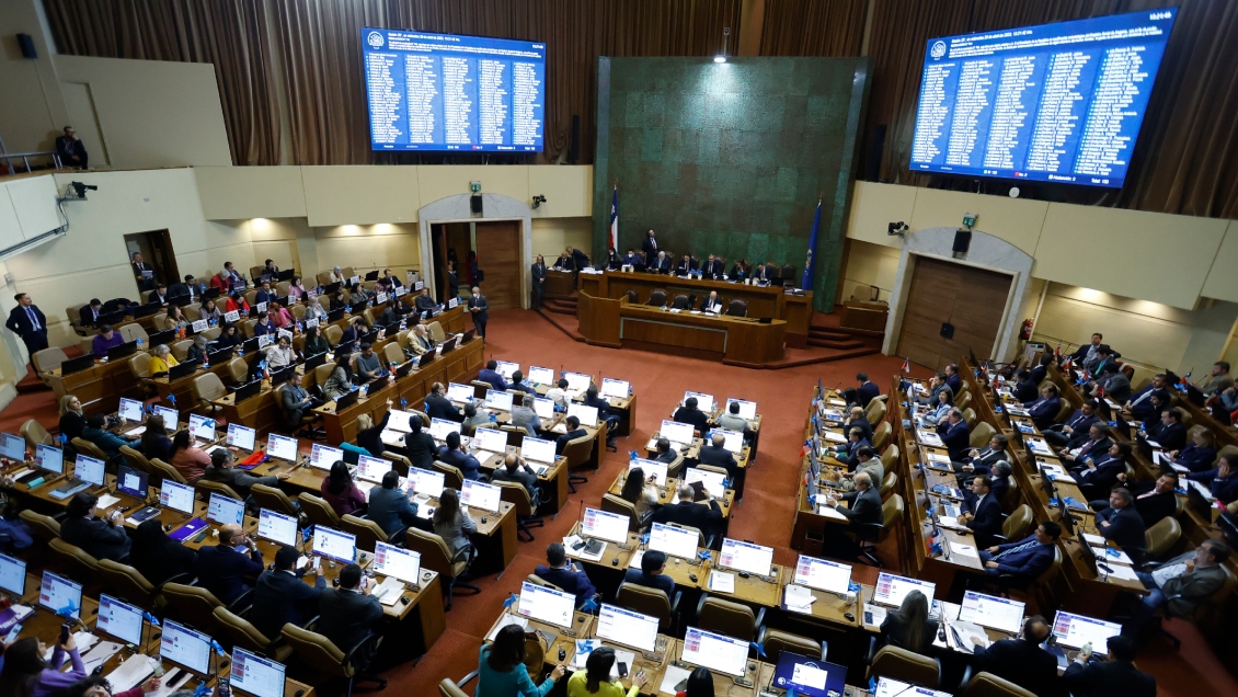 Debate oficialista: Cómo sacar adelante las reformas tras el mazazo electoral