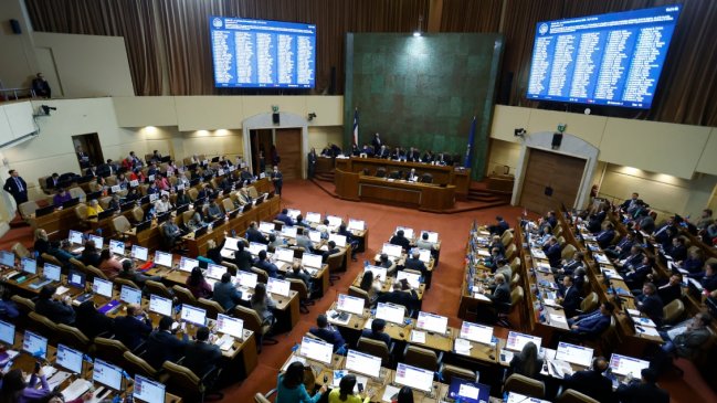 Debate oficialista: Cómo sacar adelante las reformas tras el mazazo electoral