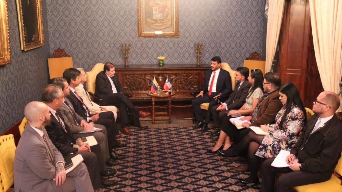 Venezuela recibió a una delegación de Chile para abordar 