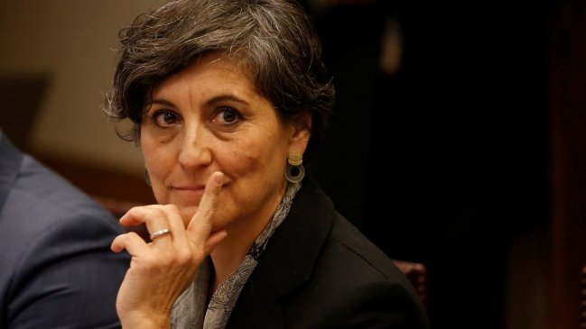 Ley corta de isapres: Ministra Aguilera afirmó que 600 mil usuarios verán baja en sus planes