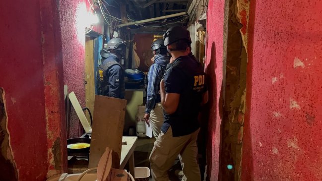 PDI desalojó casa tomada en Barrio Yungay: Detenidos la usaban para vender droga