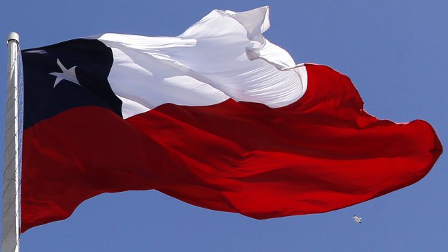 Comisión Experta: Enmienda limita a 12 los embajadores políticos y con venia del Senado para designarlos