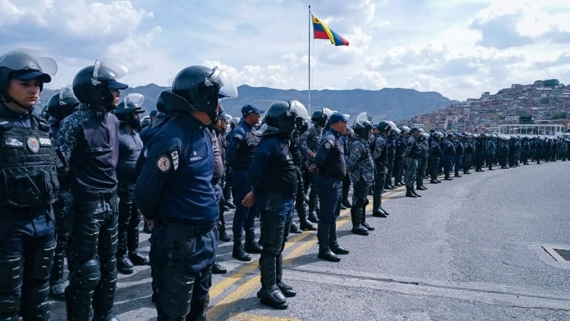 Venezuela despliega más de 1.000 policías en zonas fronterizas con Colombia