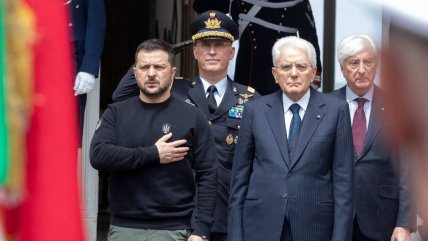  Italia: Zelenski fue recibido con honores por el presidente y la primera ministra  