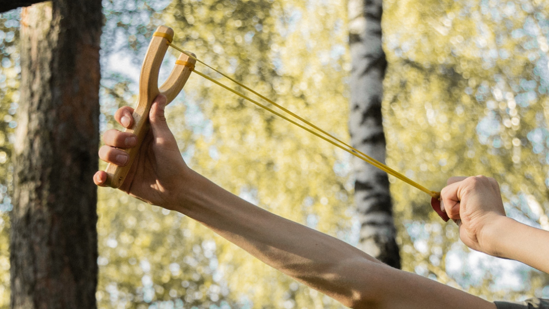 Niño de 13 años frustró el secuestro de su hermana menor con una honda
