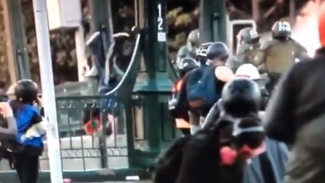 Comienza juicio contra excarabinero acusado de empujar a adolescente desde el Puente Pío Nono