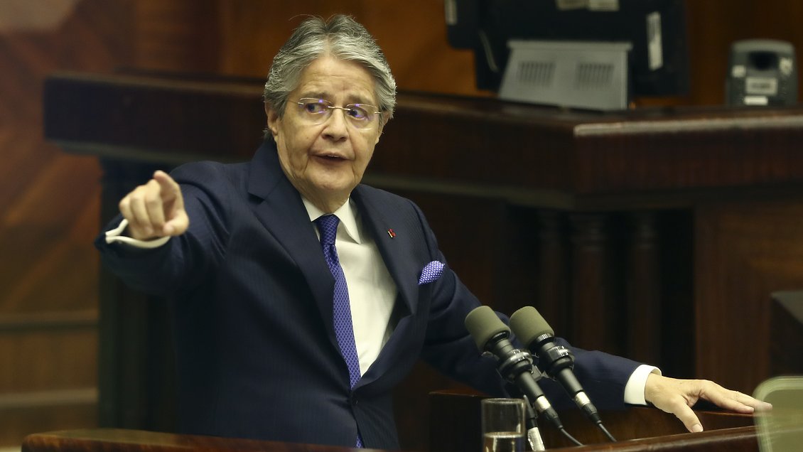 Presidente de Ecuador se defendió ante el Congreso en juicio político