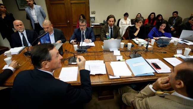 Exsuperintendente: El proyecto alternativo es más fácil de mejorar que la ley corta de isapres