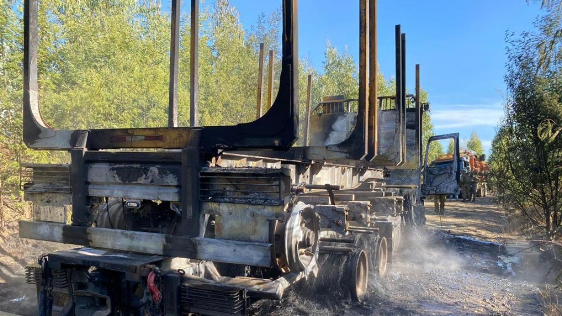 Tres camiones fueron quemados en ataque a fundo en Angol