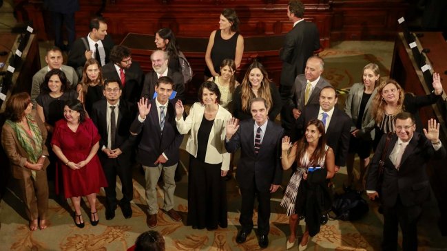 Expertos pusieron al Estado social y democrático de derecho en el artículo 1 del anteproyecto