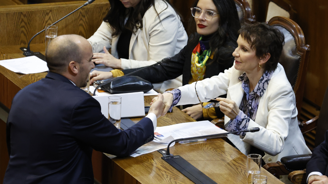 Aprobación a la ministra Tohá creció ocho puntos tras interpelación, según Cadem