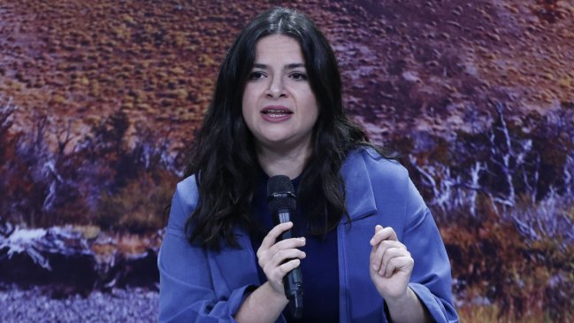 Ministra Orellana acusa a Piergentili de dar 
