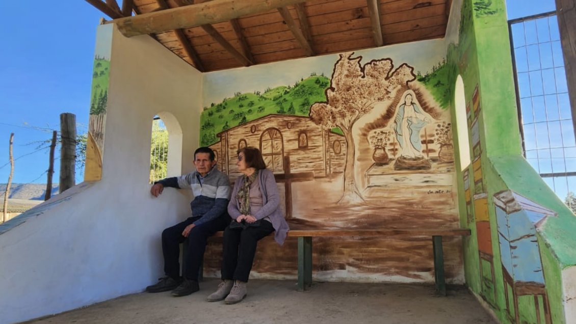 Lolol embellece sus paraderos con un rescate de tradiciones