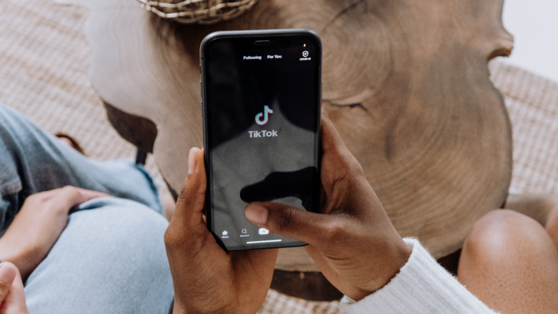 Empresa ofrece más de 800 mil pesos por ver videos de TikTok