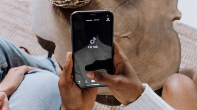 Empresa ofrece más de 800 mil pesos por ver videos de TikTok