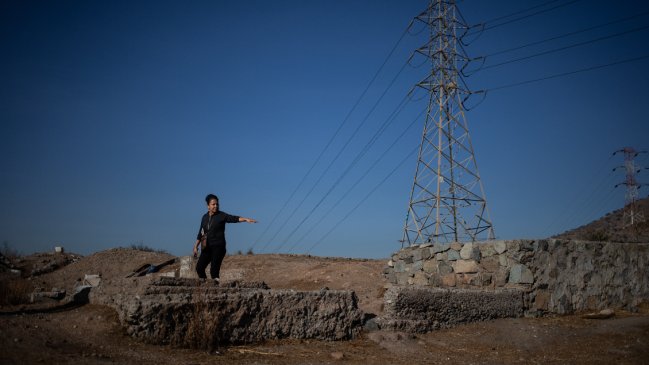 Familiares de víctimas de DDHH piden investigar el Cerro Chena, posible cementerio clandestino de la dictadura