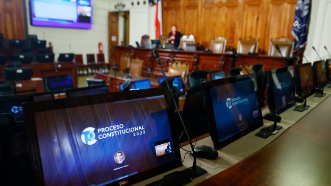 Pleno de la Comisión Experta aprobó derechos sociales básicos