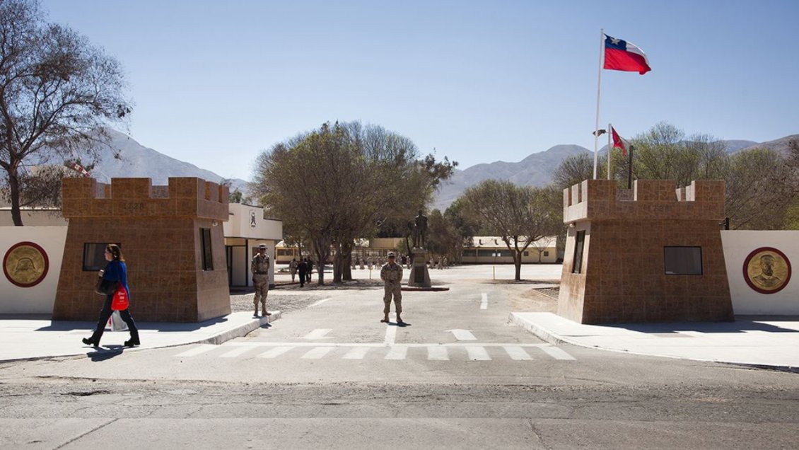 Ministro espera que regimiento sea sitio de memoria, pese a molestia del Ejército